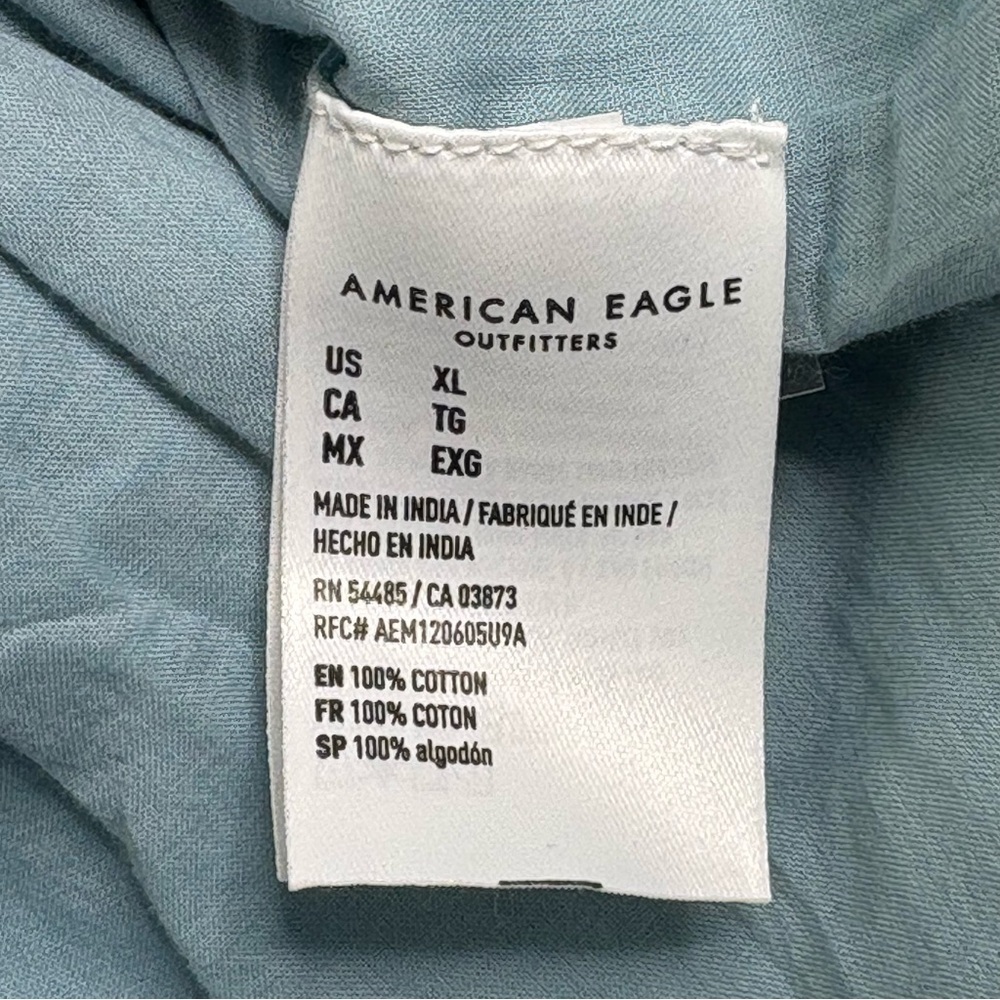 American Eagle Smocked Floral Romper Size XL Pockets 3/4 Sleeve Blue NEW - Picture 10 of 11